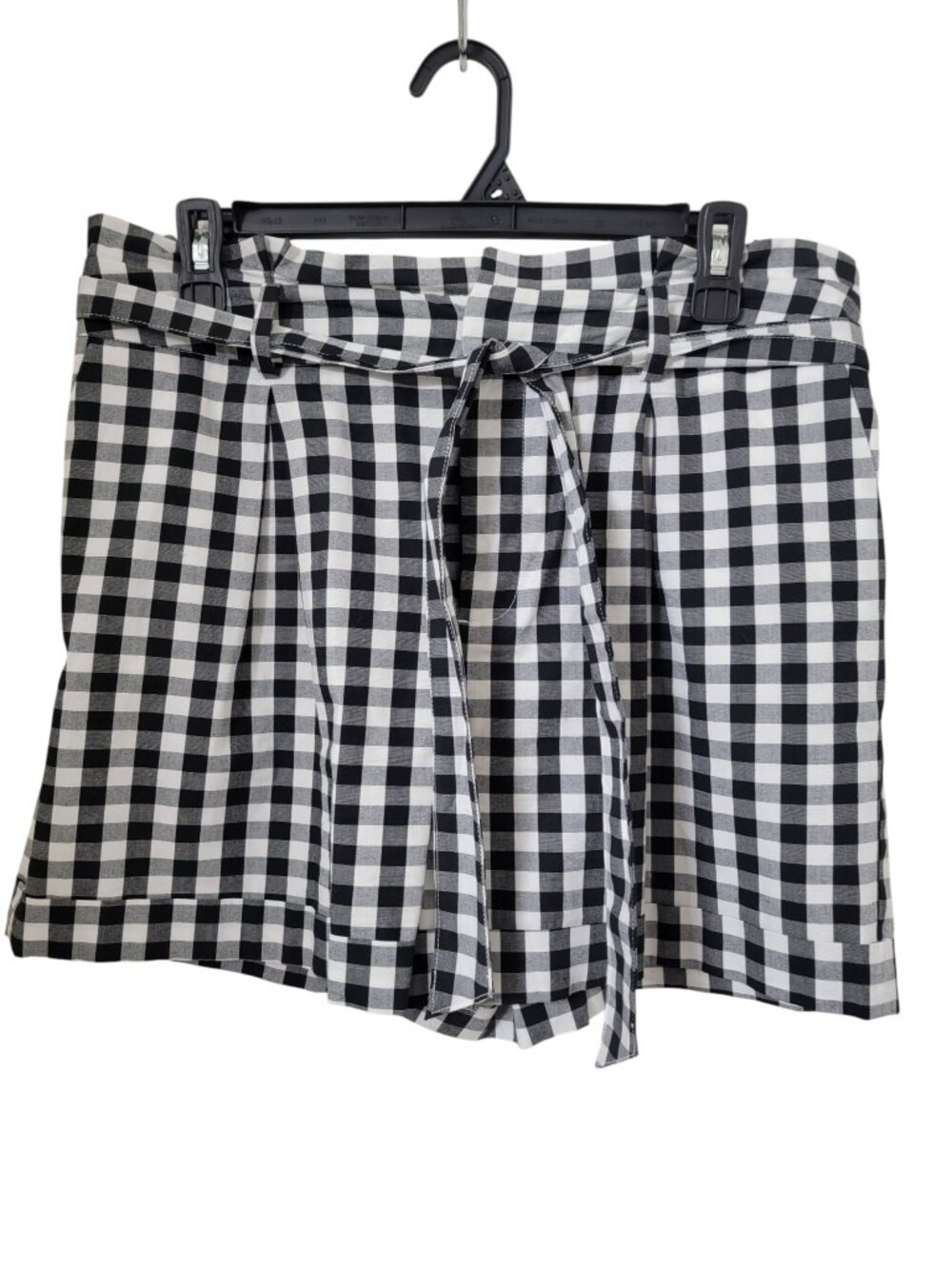 a new day Size M Black & Whtie Gingham Paperbag Shorts